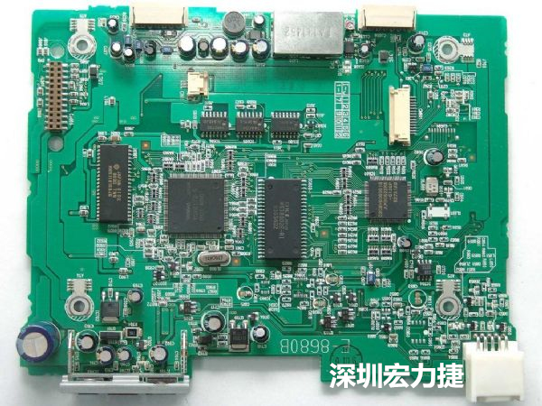 大面積PCB若電子元器件數(shù)量多、重量較重，板材強度不夠時容易產(chǎn)生PCB中央部凹陷問題。